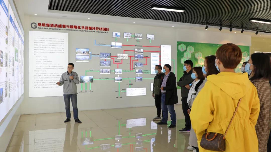 河南十媒体组团报道太行润滑油 (图1)