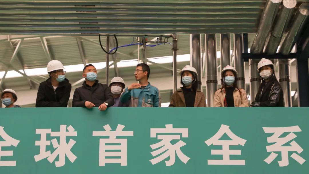 河南十媒体组团报道太行润滑油 (图3)