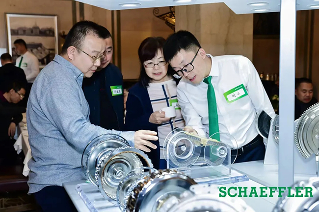 【新闻晚餐】10月24日 每天3分钟，车后新闻全知晓！浙汽美协，为会员单位服务！(图8)